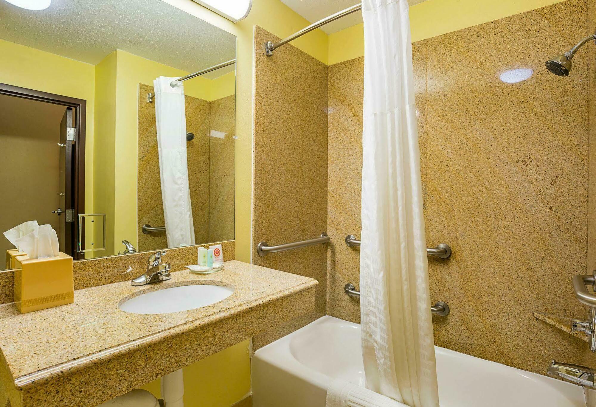 Comfort Inn & Suites Port Arthur-Port Neches Bagian luar foto