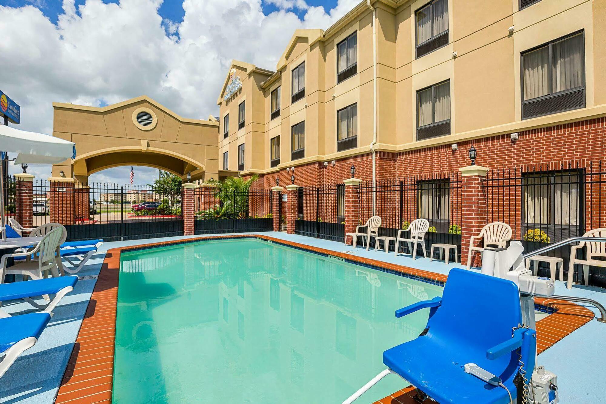 Comfort Inn & Suites Port Arthur-Port Neches Bagian luar foto